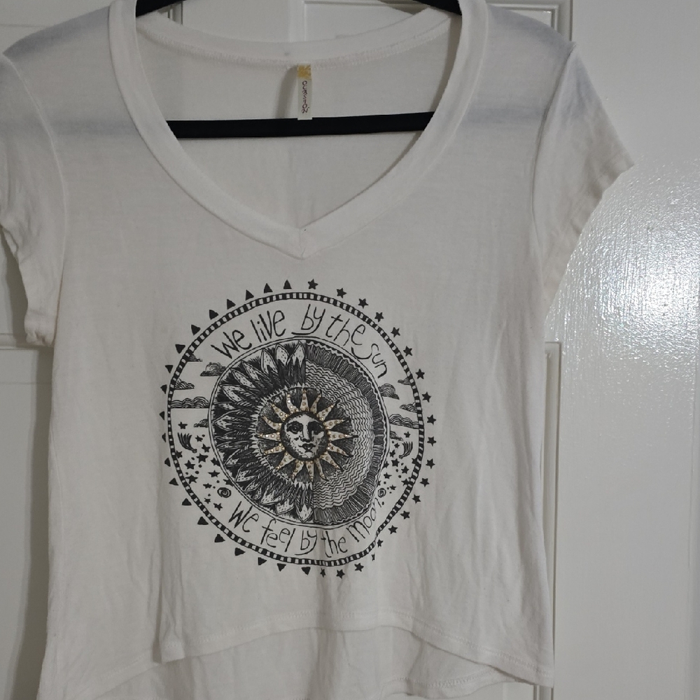 Ocasion White Sun and Moon Graphic Tee